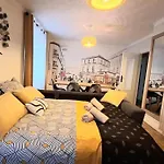 Holiday home Cozy House With Terrace And Double Garage *