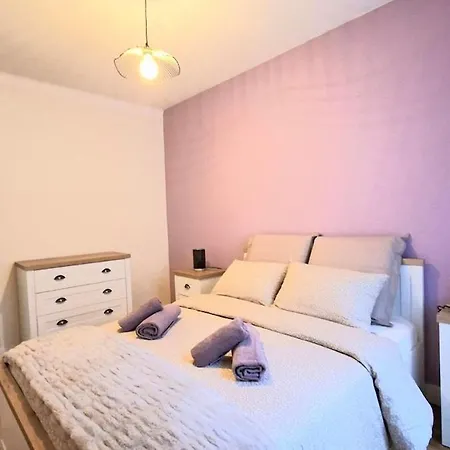 Cozy House With Terrace And Double Garage Ferienhaus Le Mans