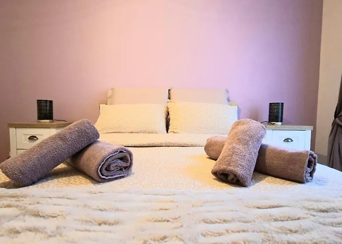 Cozy House With Terrace And Double Garage *