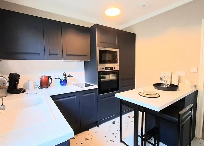 Ferienhaus Cozy House With Terrace And Double Garage Le Mans