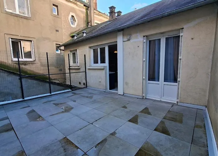 Cozy House With Terrace And Double Garage Ferienhaus