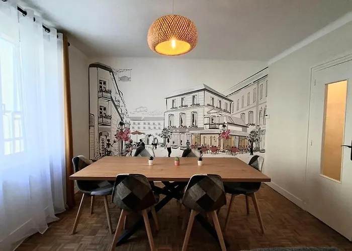 Cozy House With Terrace And Double Garage Ferienhaus Le Mans