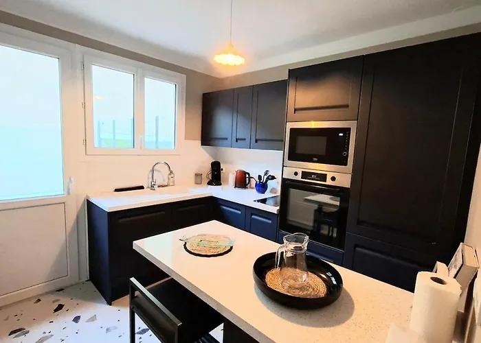 Cozy House With Terrace And Double Garage Ferienhaus *